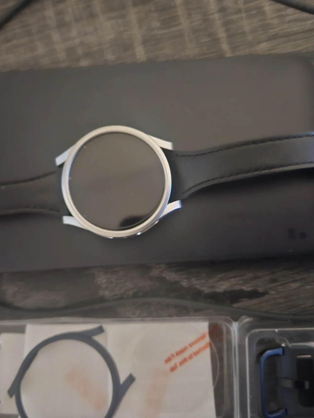 Unlocked Samsung Watch With Samsung Fast Charging PAD